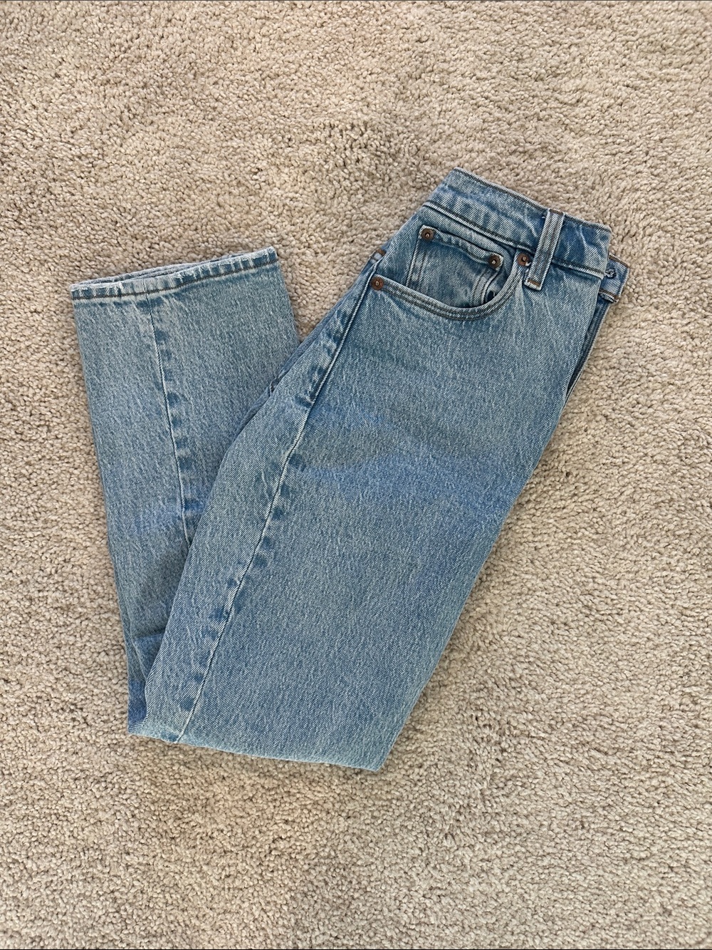 23/000 XShort Abercrombie & Fitch Light Blue Straight-Leg Women's Jeans
